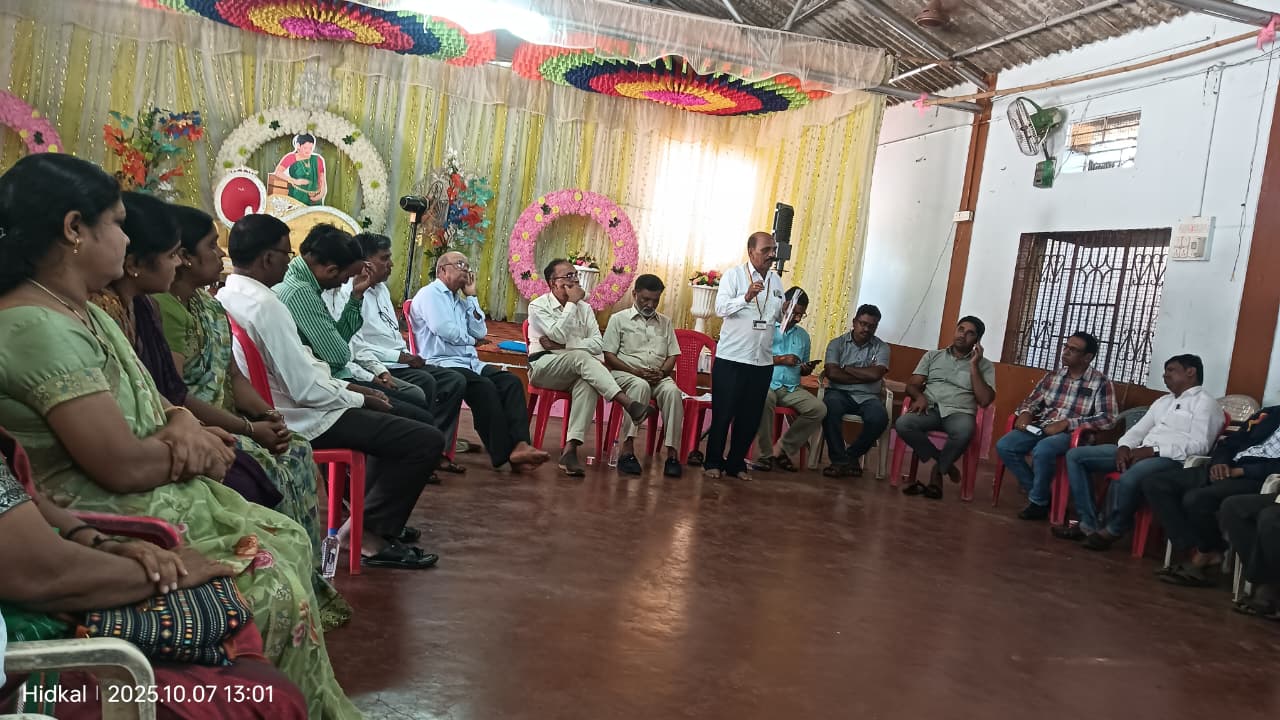 ಹಿರಿಯ ಸಾಹಿತಿ ಶ್ರೀ ಎಸ್ ಎಮ್ ಶಿರೂರ ಅವರ ಅಭಿನಂದನ ಗ್ರಂಥ ಸಮಾರಂಭದ ಸಭೆ